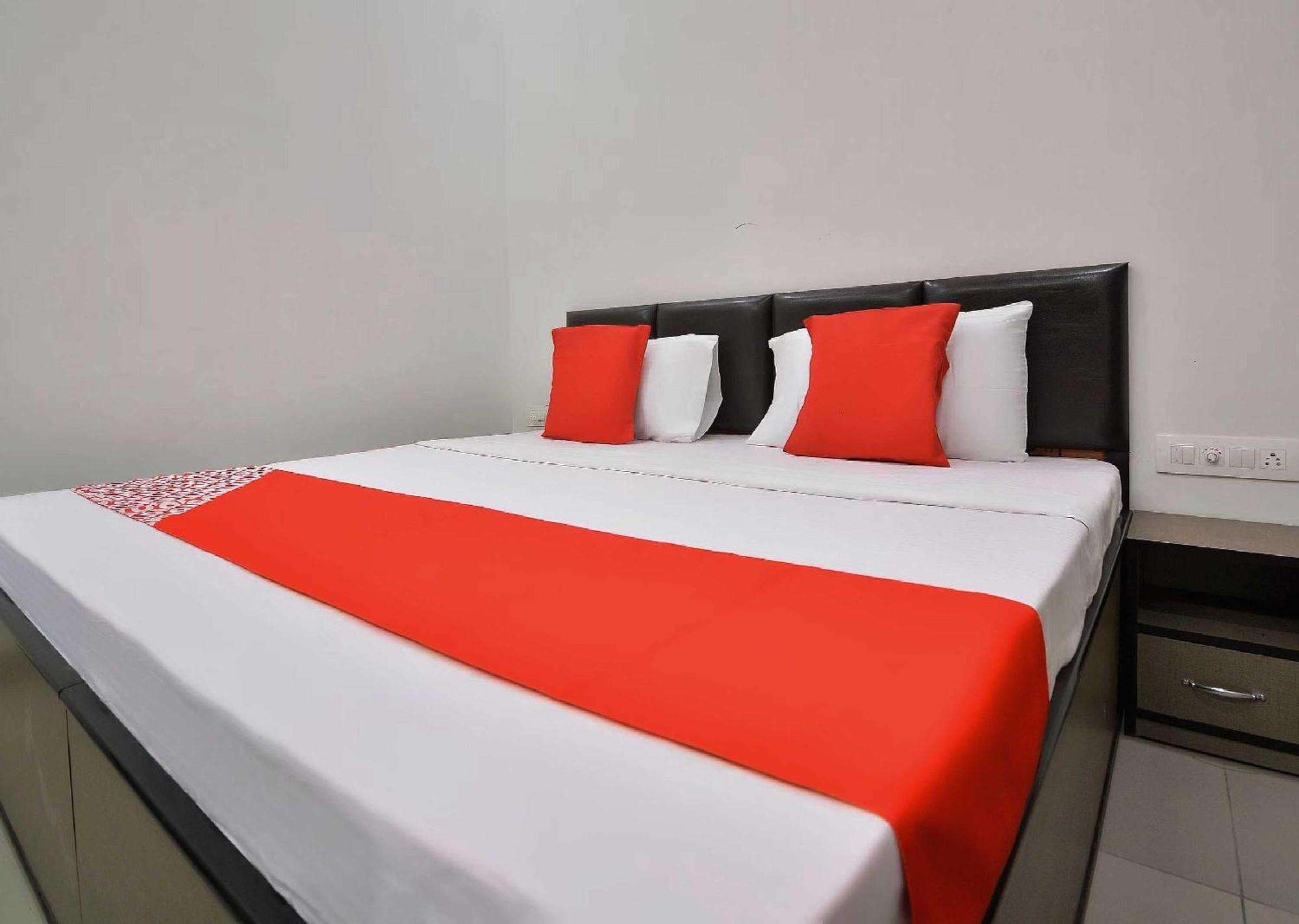 Hotel O White Solitaire Лудхиана Экстерьер фото