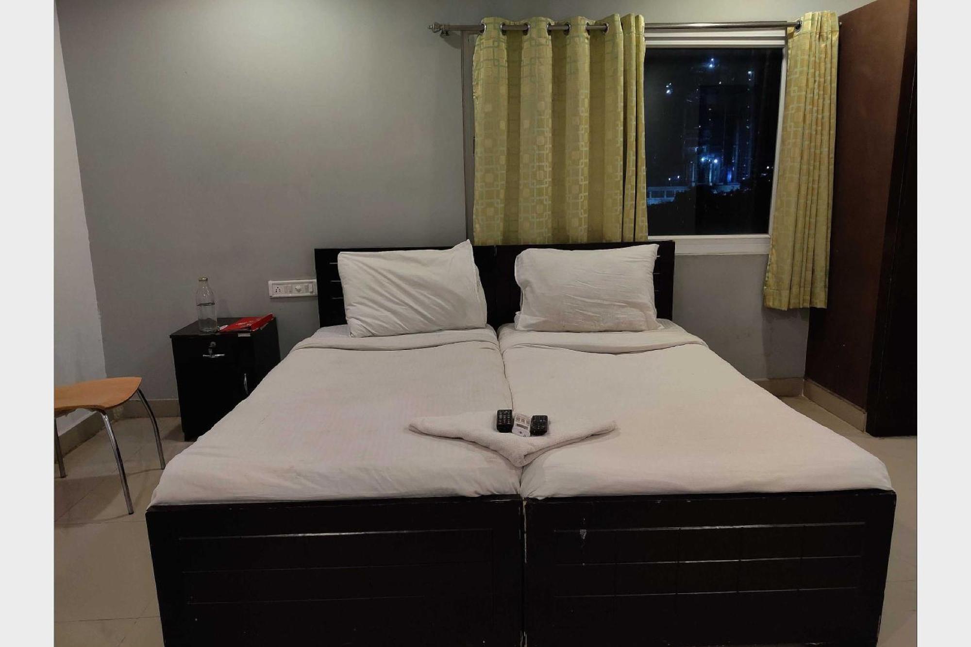 Hotel O White Solitaire Лудхиана Экстерьер фото